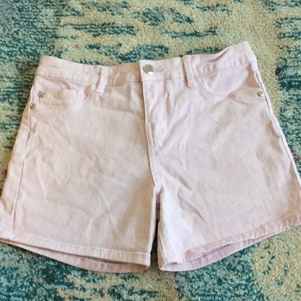 DKNY Girls Size 14 pink shorts. Back pockets.